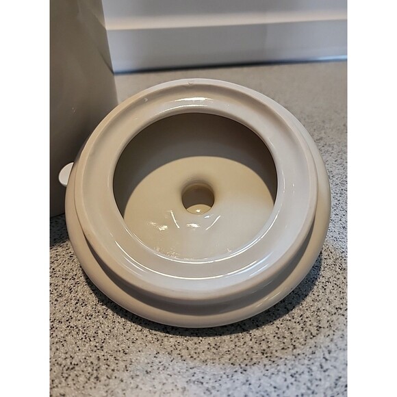 Chefs Fresh Valley Farm Company Stoneware Garlic Keeper W/lid - Gently Used - Picture 3 of 5